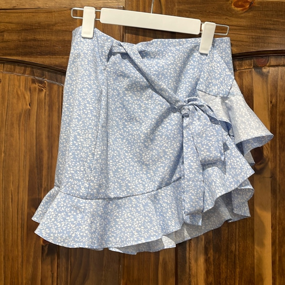 Blue/White floral skirt
